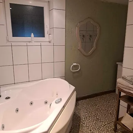 D'hotes Les Hirondelles Bed & Breakfast