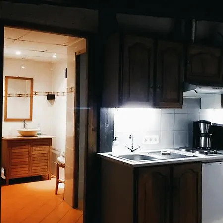 D'hotes Les Hirondelles ベッド・アンド・ブレックファスト