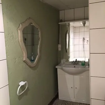 D'hotes Les Hirondelles ベッド・アンド・ブレックファスト 3*