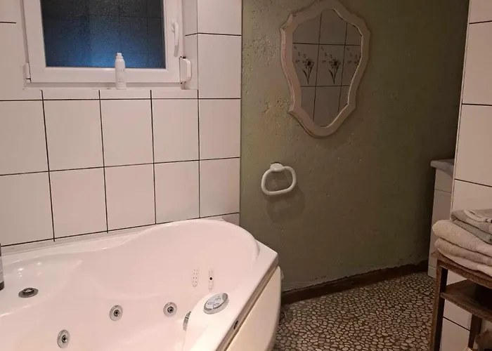 D'hotes Les Hirondelles Bed & Breakfast