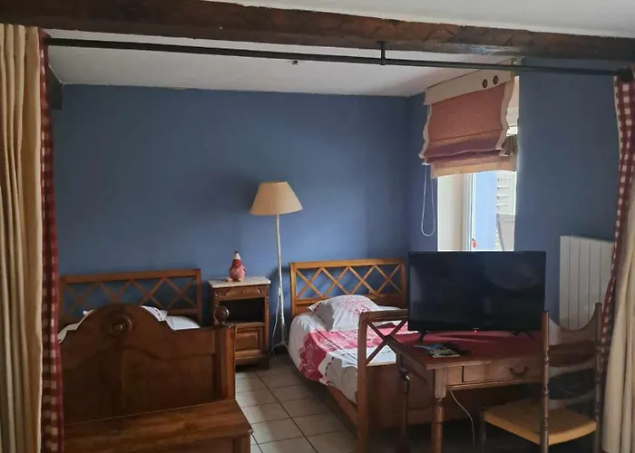 D'hotes Les Hirondelles Bed & Breakfast Gaubiving