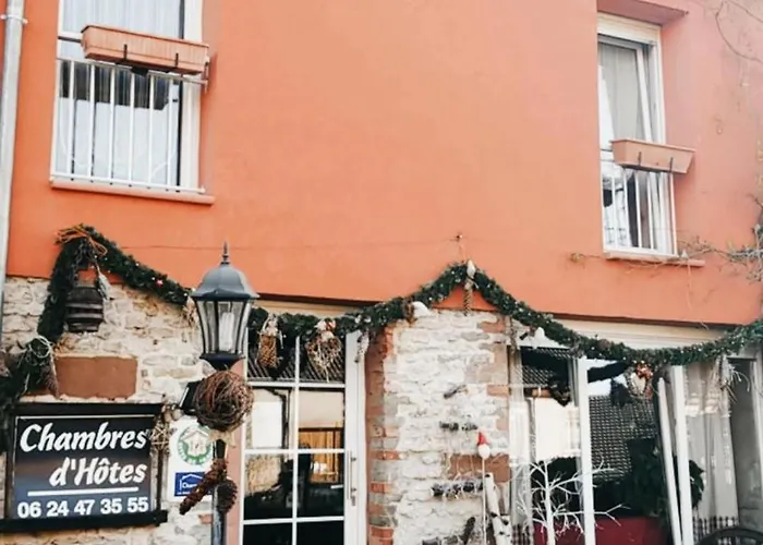 D'hotes Les Hirondelles Bed and Breakfast