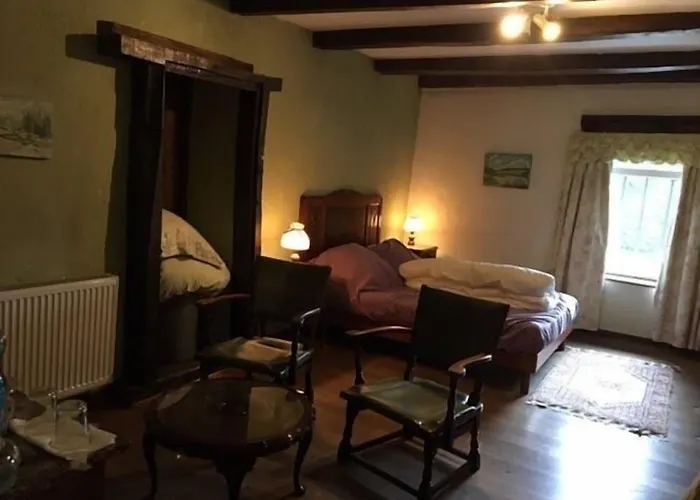 D'hotes Les Hirondelles Bed & Breakfast