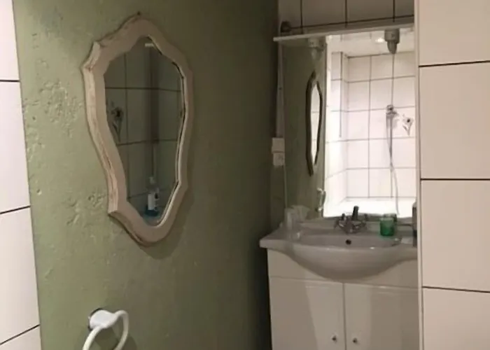 D'hotes Les Hirondelles Bed and Breakfast 3*